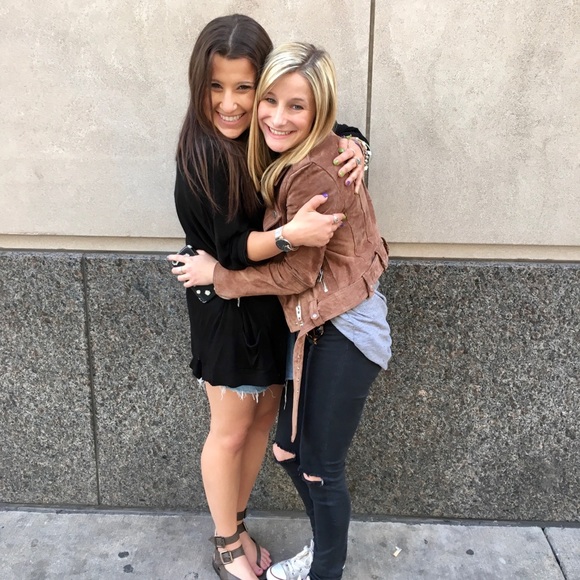 Meet your Posher, Hannah - Picture 1 of 1